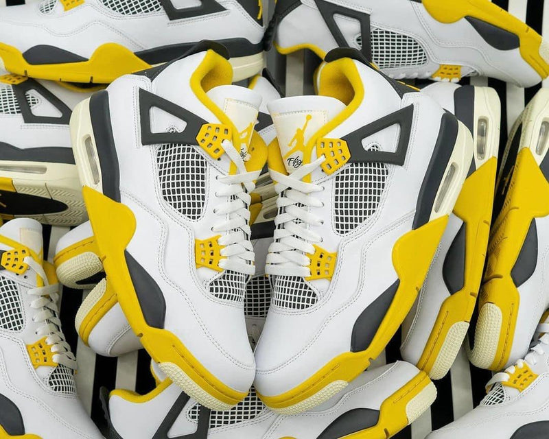 AIR JORDAN 4 RETRO 'VIVID SULFUR' (W)