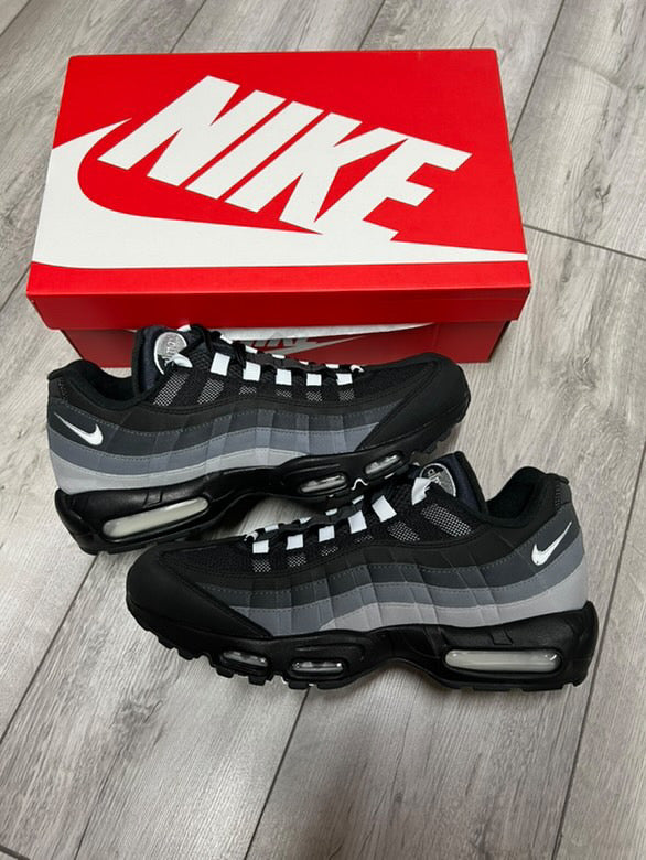 NIKE AIR MAX 95 'REVERSE DUST’