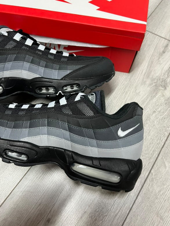 NIKE AIR MAX 95 'REVERSE DUST’