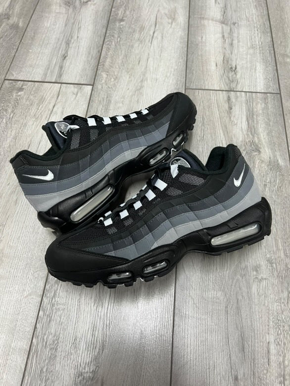 NIKE AIR MAX 95 'REVERSE DUST’