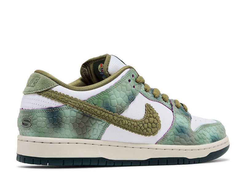 NIKE SB DUNK LOW ‘ALEXIS SABLONE 'CHAMELEON'