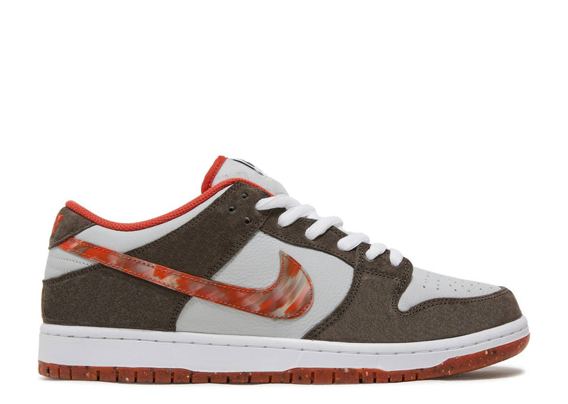 NIKE SB DUNK LOW ‘CRUSHED DC’